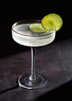 tonic with lime, strong side light